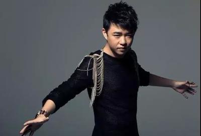 小豆音樂(lè)文化與金曲歌王劉嘉亮簽約，攜手共創(chuàng)文化藝術(shù)新篇章